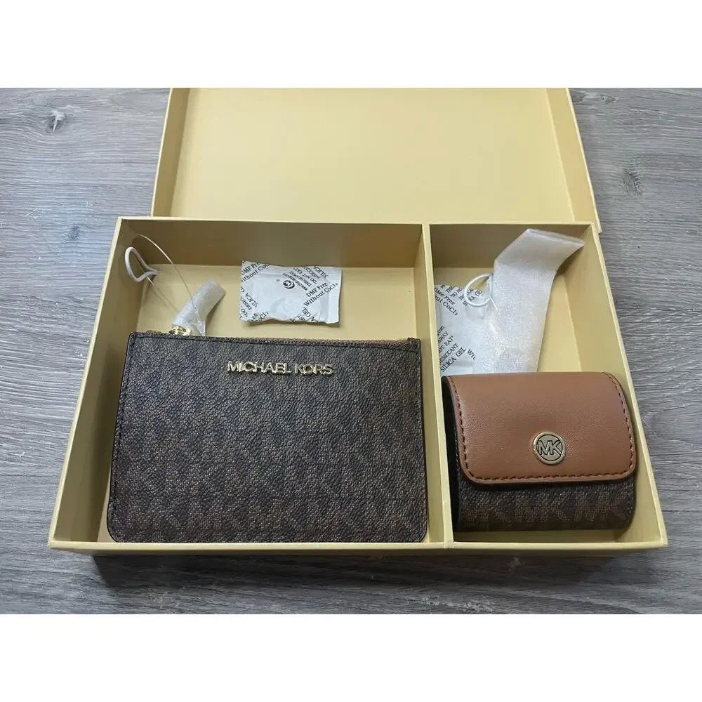 NWT Michael Kors Giftable Boxed Set - Jet Set Travel Coin Pouch & AirPods Case